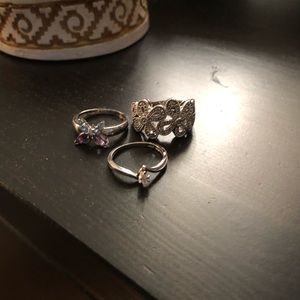 Set of rings. One may be white gold. Never worn :)